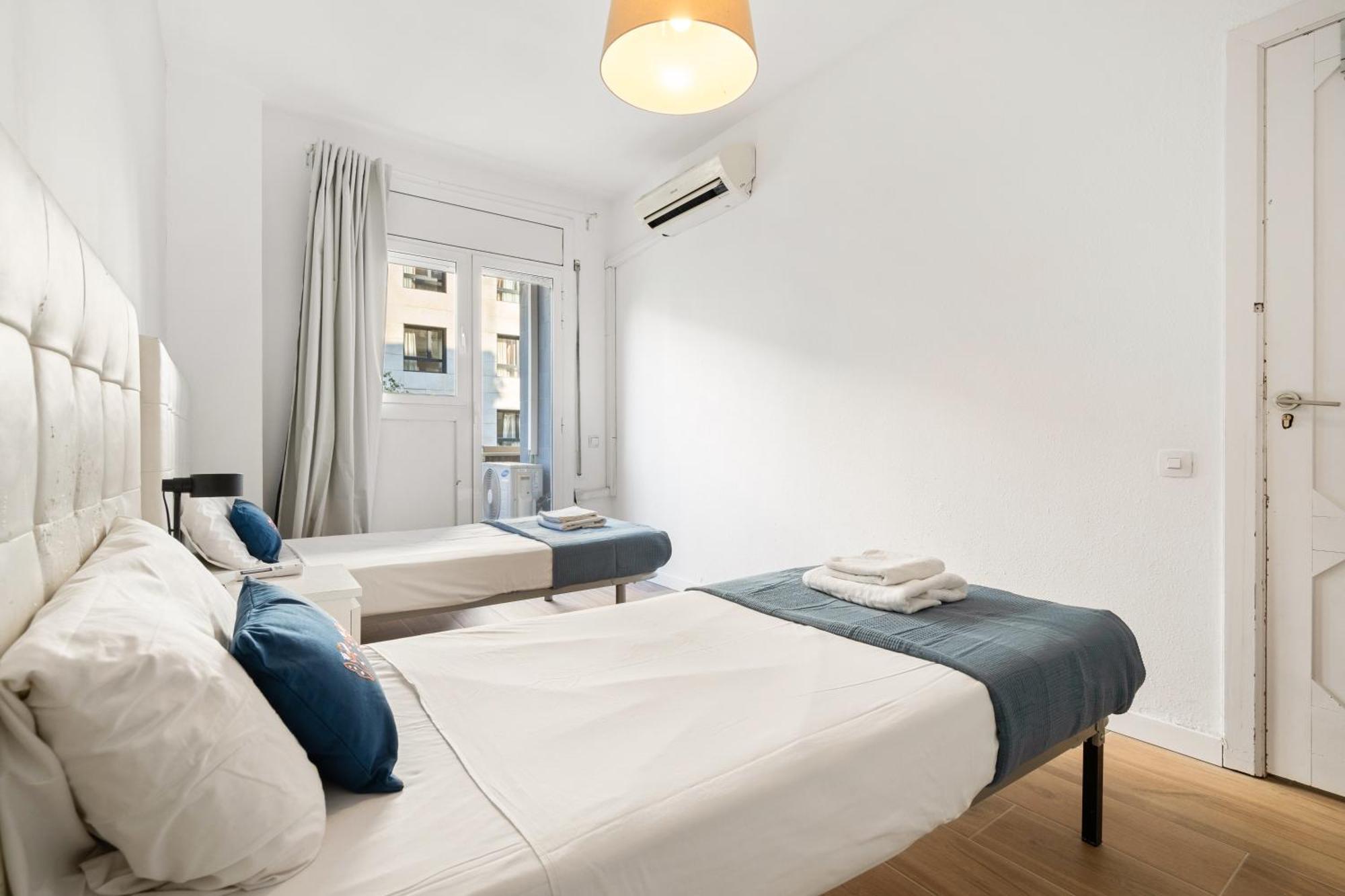 Fridays Flats Spacious 4Br Family Retreat Barcelona Kültér fotó