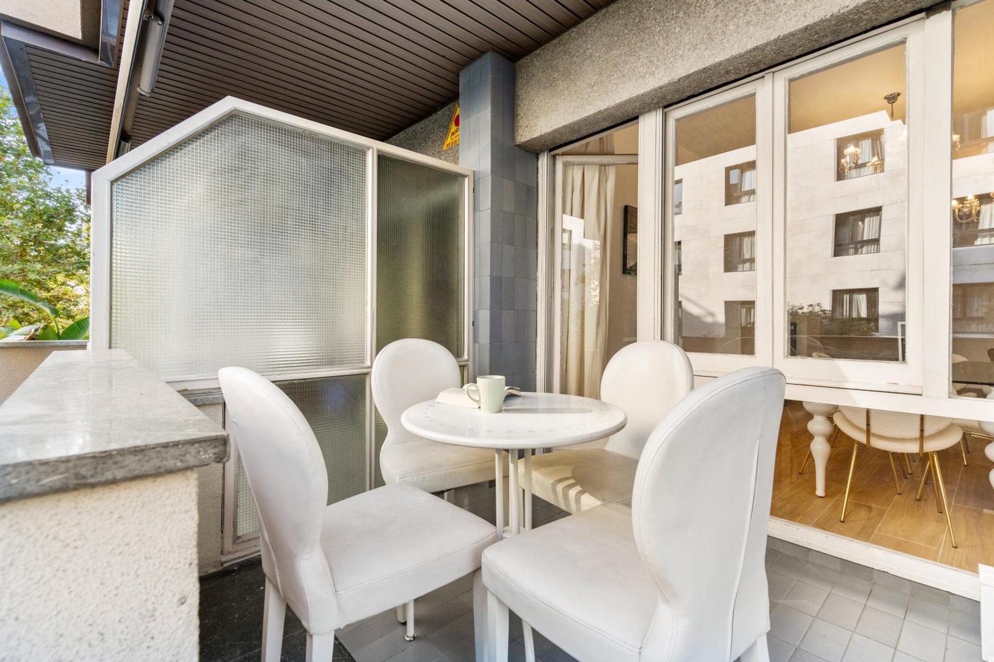 Fridays Flats Spacious 4Br Family Retreat Barcelona Kültér fotó