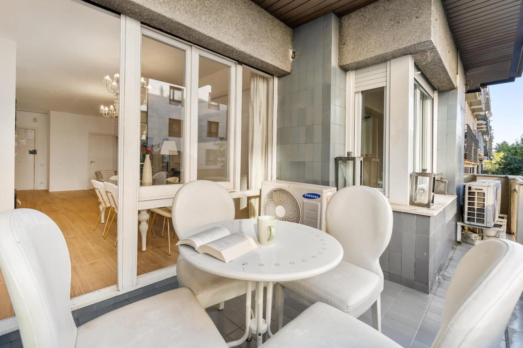 Fridays Flats Spacious 4Br Family Retreat Barcelona Kültér fotó